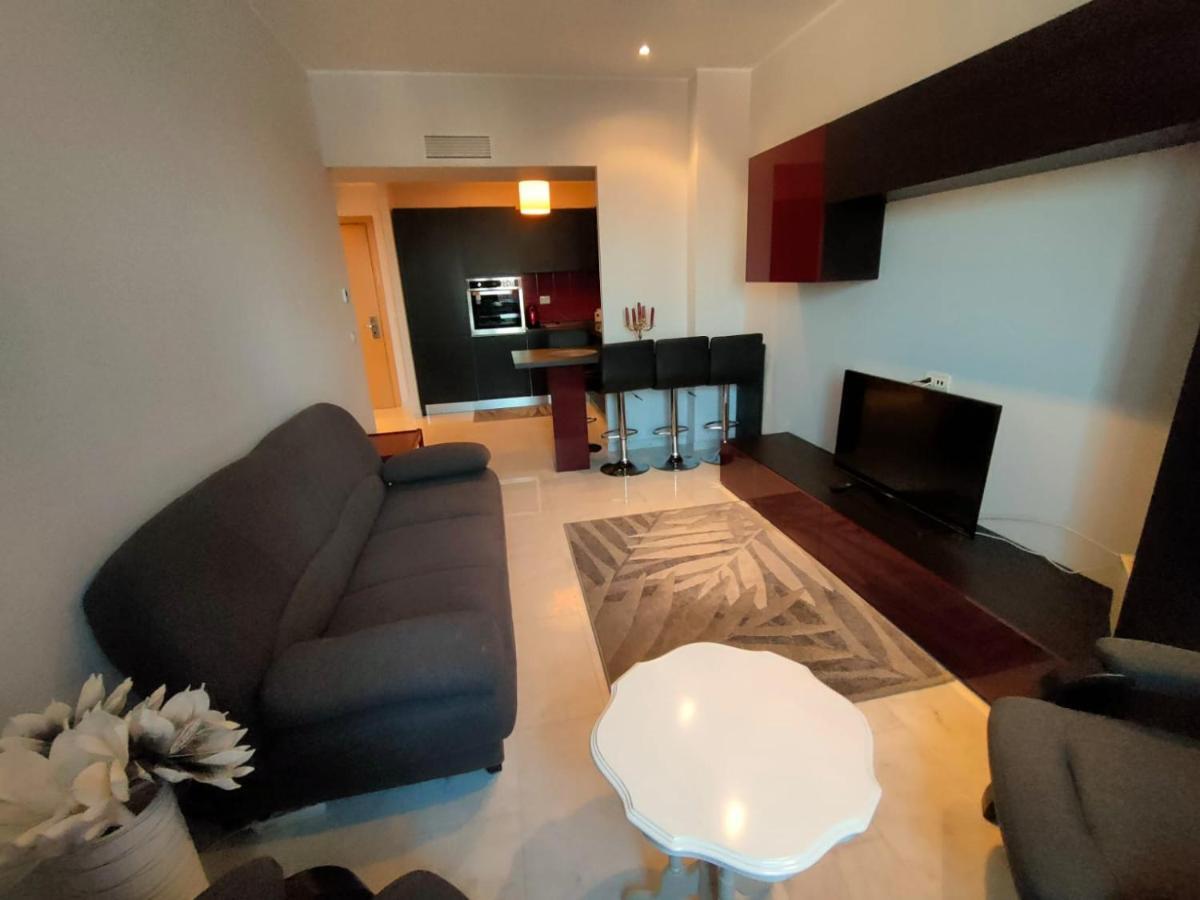 Easystay Flats Букурещ Екстериор снимка