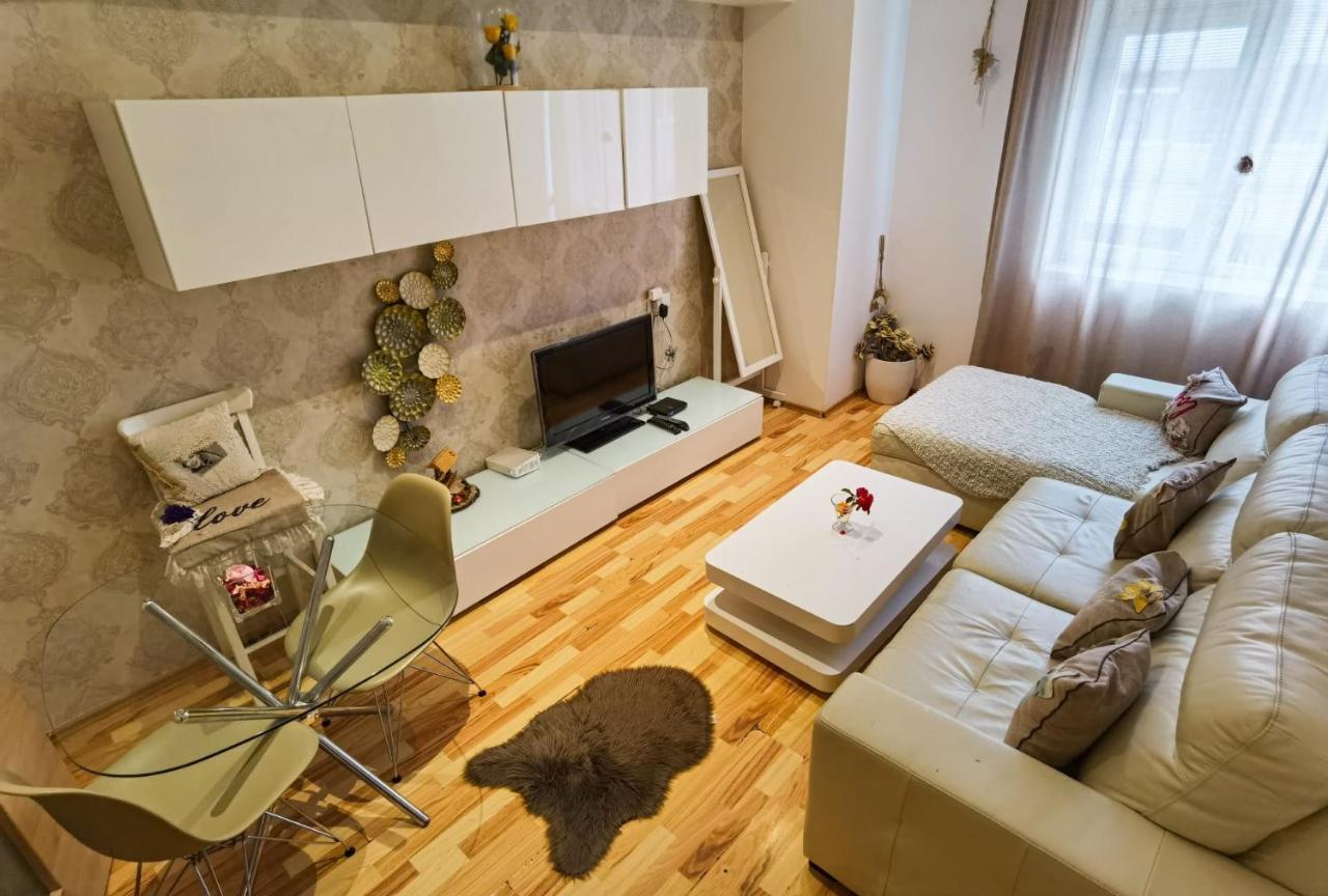 Easystay Flats Букурещ Екстериор снимка